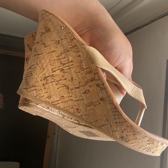 Spirit Moda tan wedge sandals - Picture 2 of 6